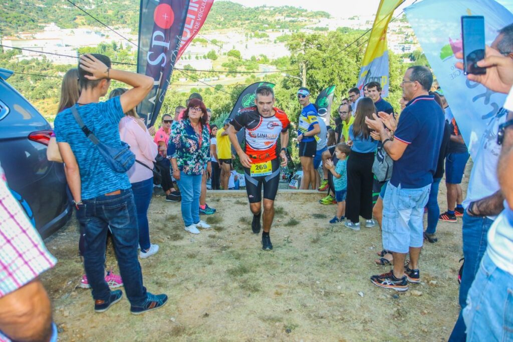 Corrida Vertical By Revo Drinks, enche de cor e animação Serra da Penha em Portalegre